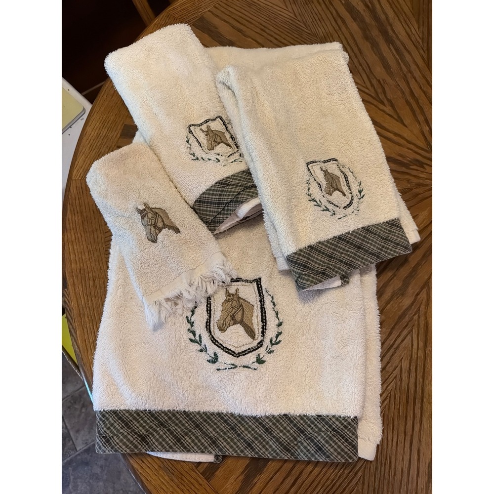 Vintage Equestrian Horse Crest Embroidered Towel Set Cream Plaid 4 Piece